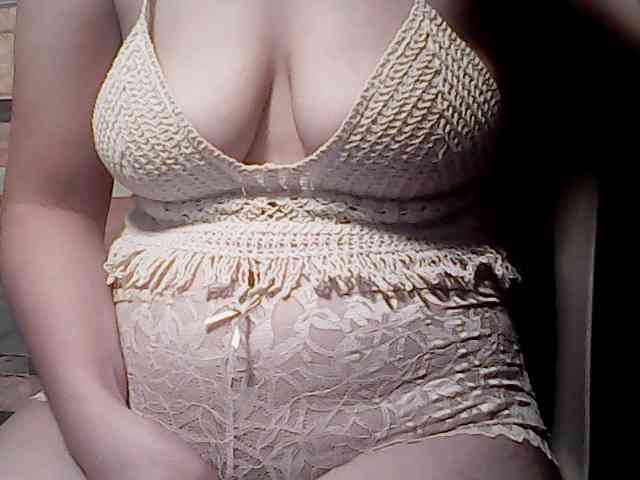 extremelymilkyboobs webcam