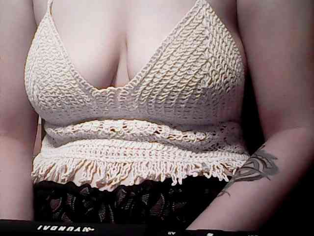 extremelymilkyboobs webcam