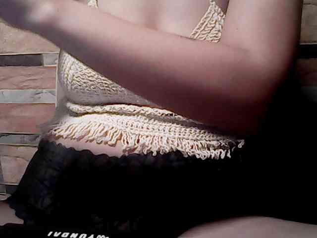 extremelymilkyboobs webcam