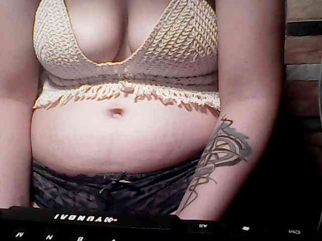extremelymilkyboobs webcam
