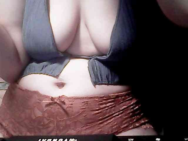 extremelymilkyboobs webcam