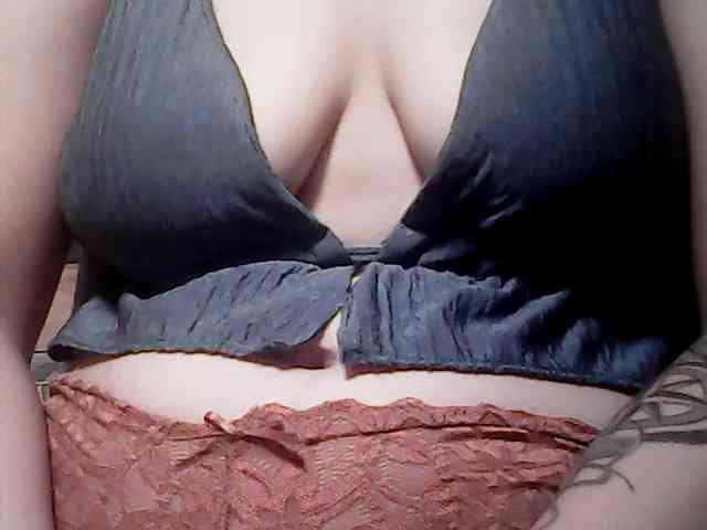 extremelymilkyboobs webcam
