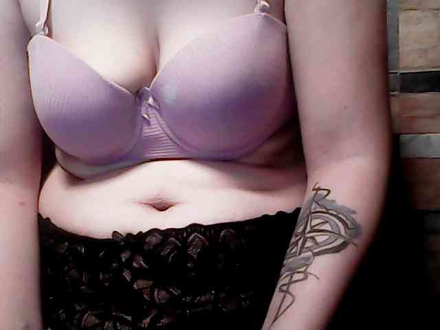extremelymilkyboobs webcam