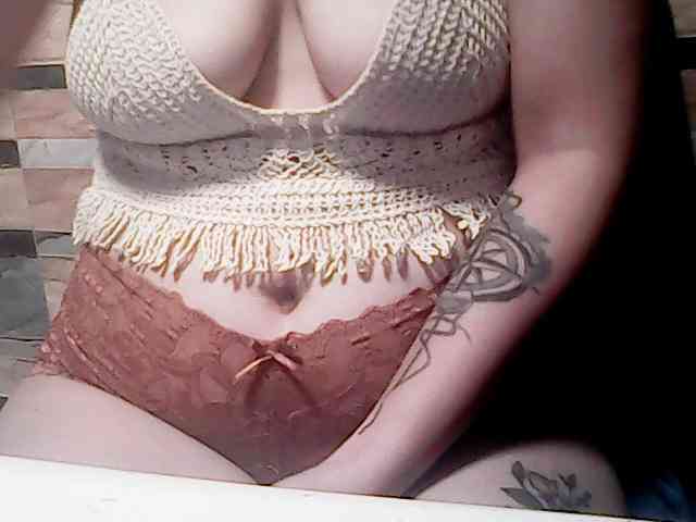 extremelymilkyboobs webcam