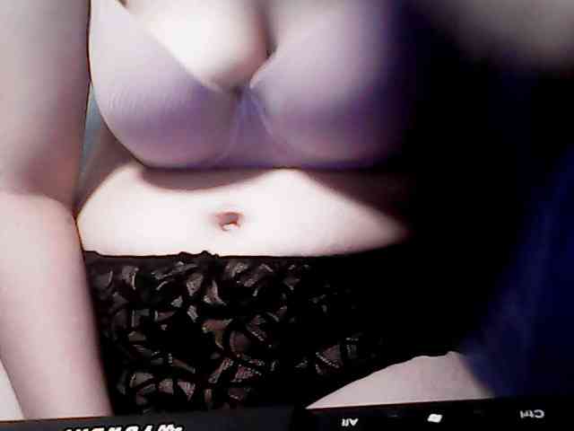 extremelymilkyboobs webcam