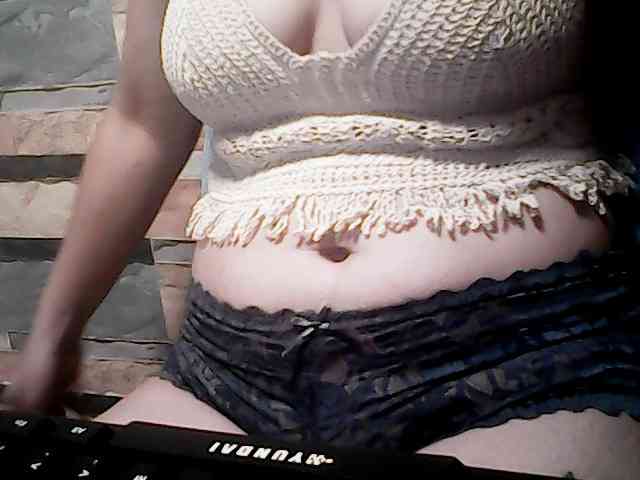 extremelymilkyboobs webcam