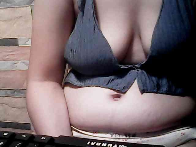 extremelymilkyboobs webcam