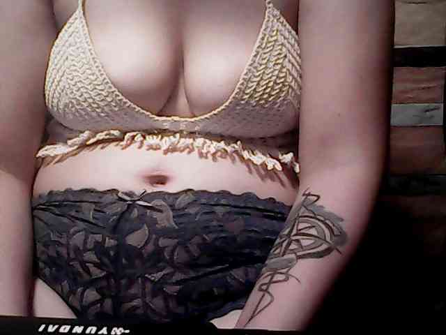 Model: extremelymilkyboobs
