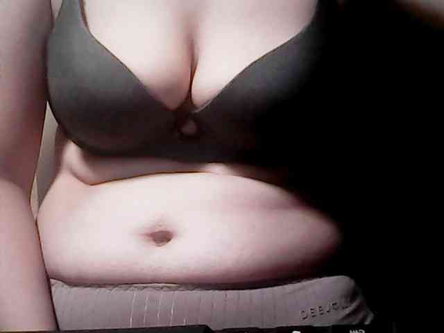 extremelymilkyboobs webcam