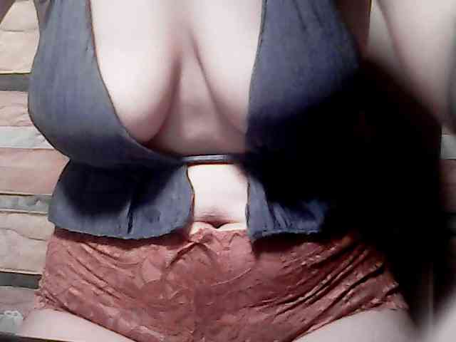 extremelymilkyboobs webcam