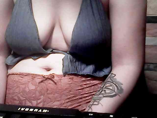 extremelymilkyboobs webcam