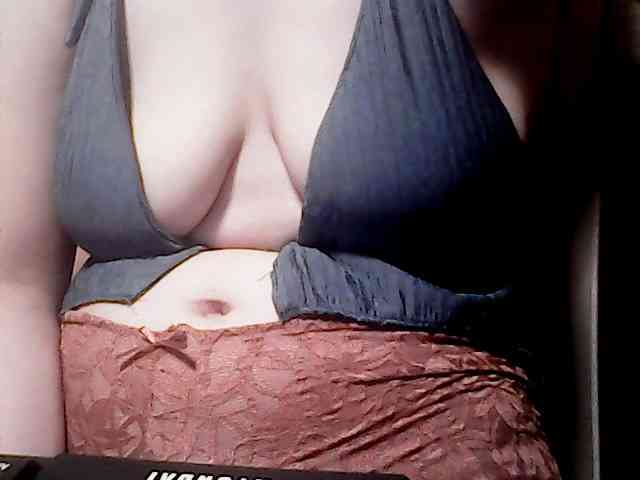 extremelymilkyboobs webcam
