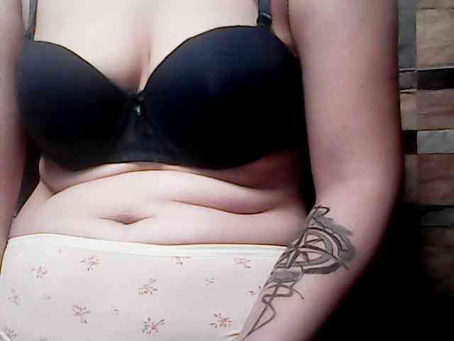 extremelymilkyboobs webcam
