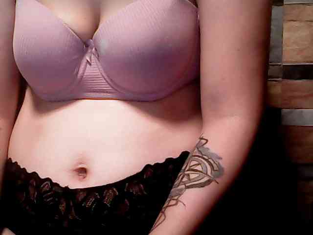 extremelymilkyboobs webcam