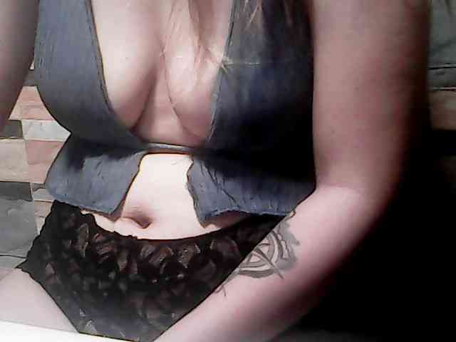 extremelymilkybo... Live Webcam on BongaCams