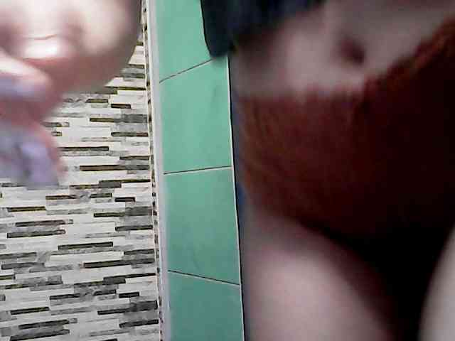 extremelymilkyboobs webcam