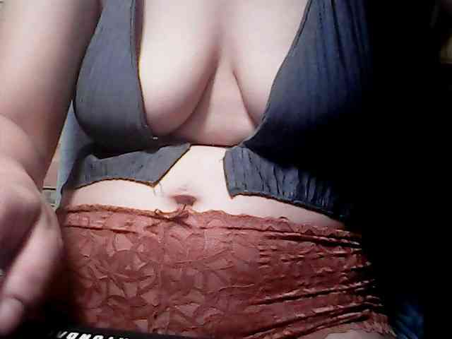 extremelymilkyboobs webcam