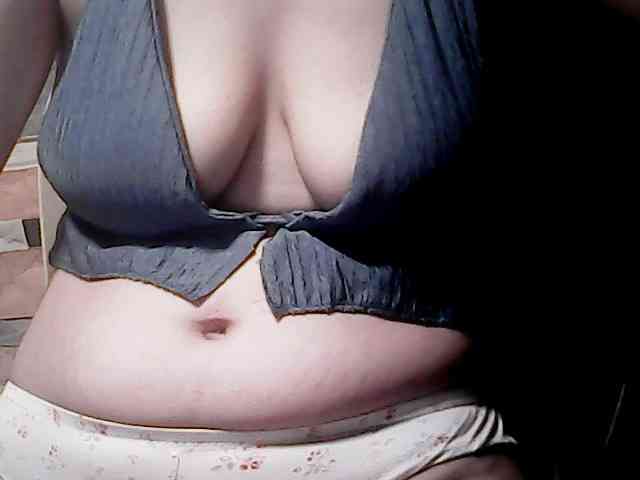 extremelymilkyboobs webcam