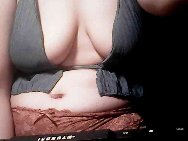 extremelymilkyboobs webcam