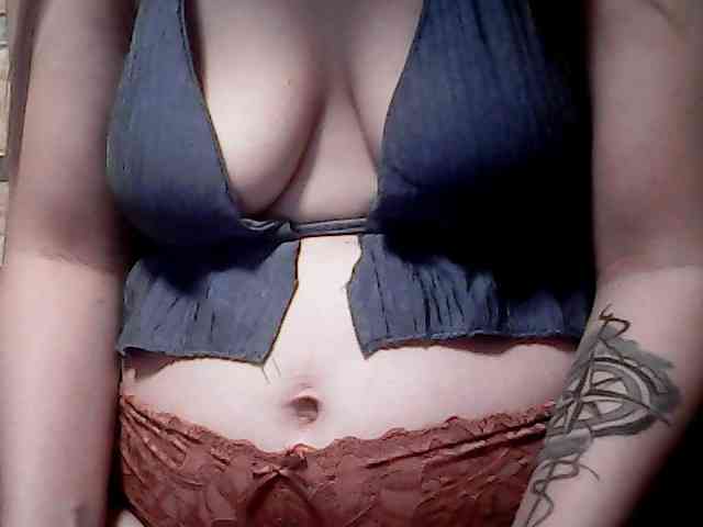 extremelymilkyboobs webcam