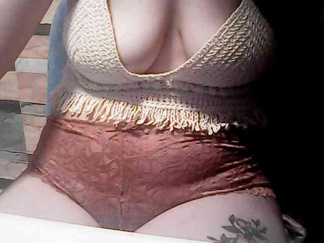 extremelymilkyboobs webcam
