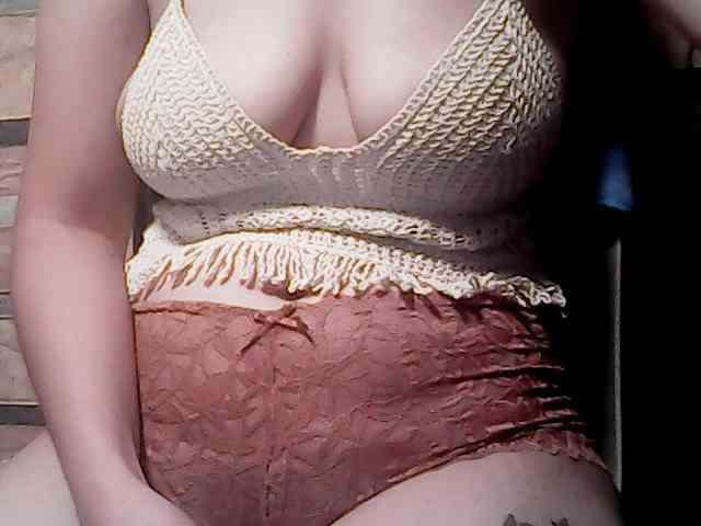 extremelymilkyboobs webcam