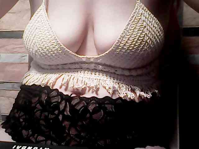 extremelymilkyboobs webcam