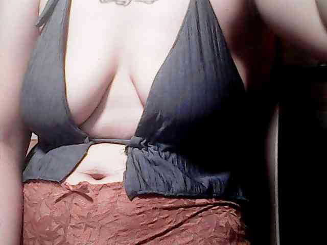 extremelymilkyboobs webcam