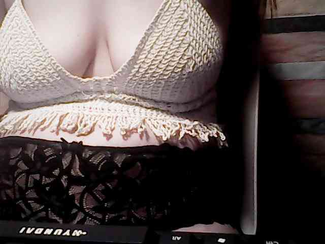 extremelymilkyboobs webcam