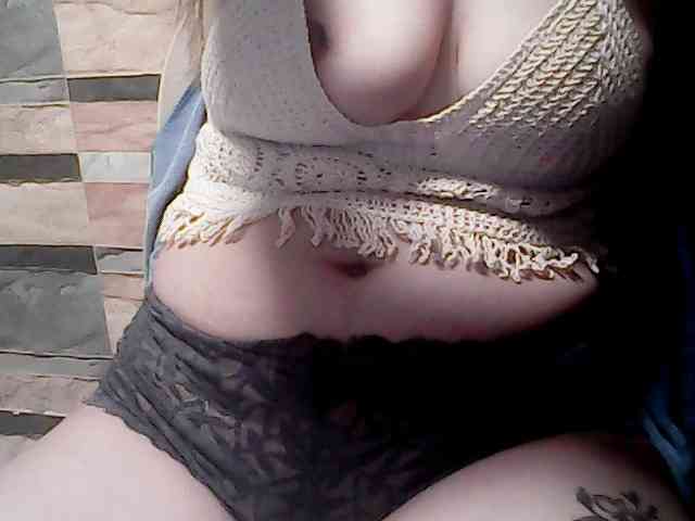 extremelymilkyboobs webcam