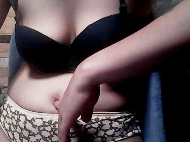 extremelymilkyboobs webcam