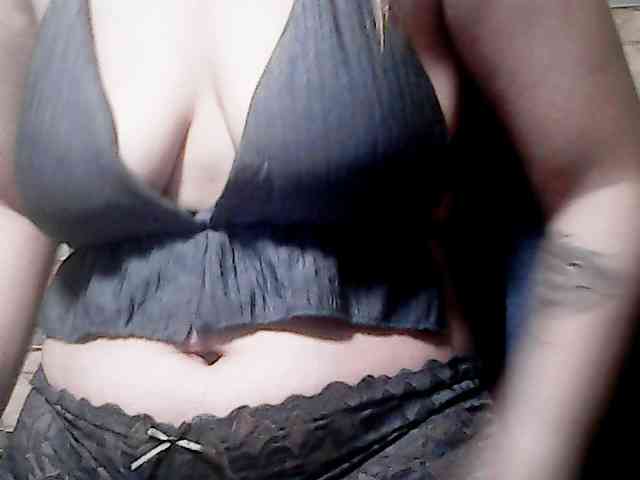 extremelymilkyboobs webcam