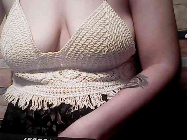 extremelymilkyboobs webcam