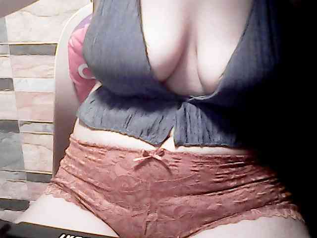 extremelymilkyboobs webcam