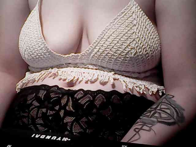 extremelymilkyboobs webcam