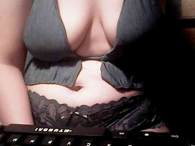 extremelymilkyboobs webcam