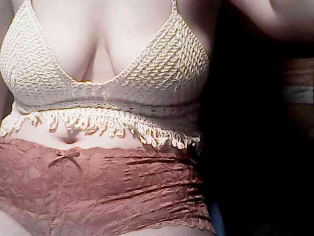 extremelymilkyboobs webcam