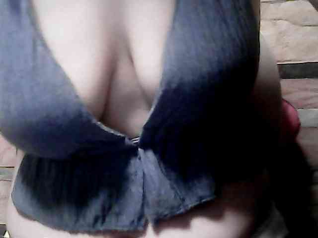 extremelymilkyboobs webcam