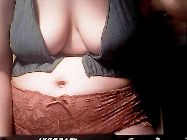 extremelymilkyboobs webcam