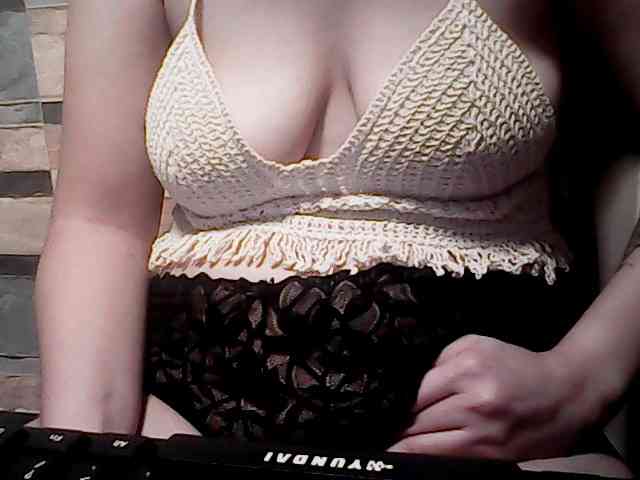extremelymilkyboobs webcam