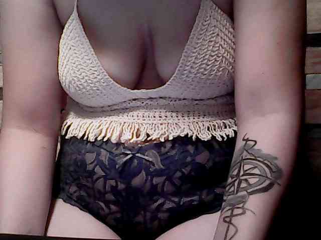 extremelymilkyboobs webcam