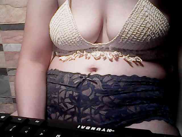 extremelymilkyboobs webcam