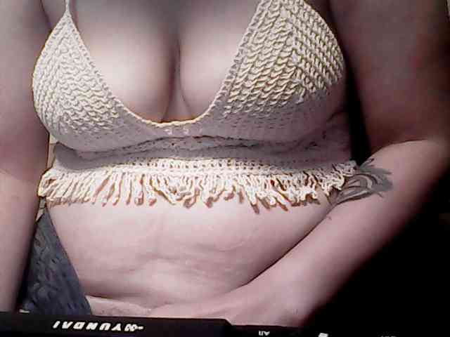 extremelymilkyboobs webcam