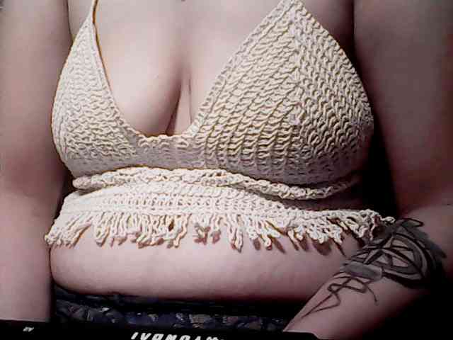 extremelymilkyboobs webcam