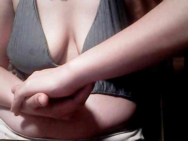 extremelymilkyboobs webcam