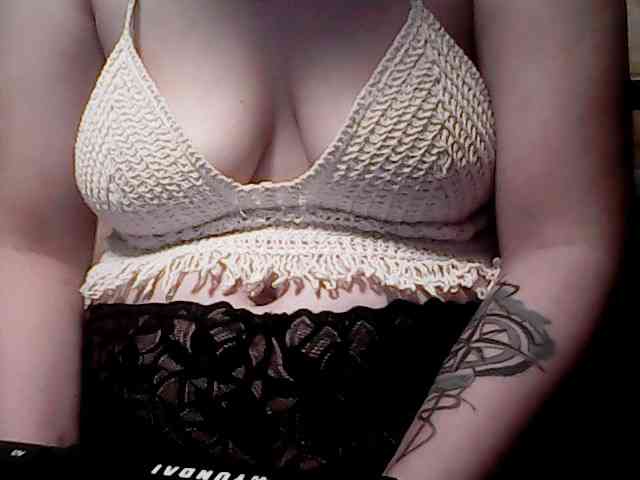 Model: extremelymilkyboobs