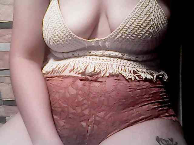 extremelymilkyboobs webcam