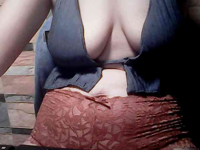 extremelymilkyboobs webcam