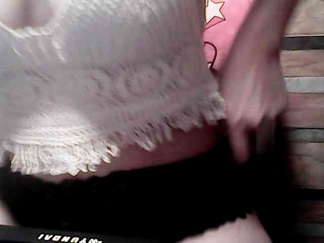 extremelymilkyboobs webcam
