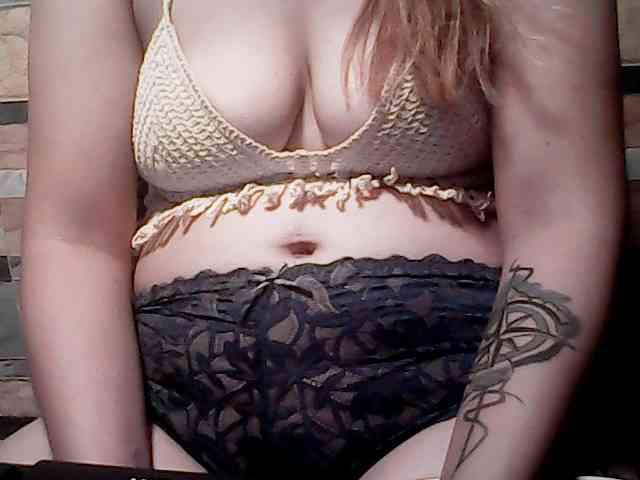 Model: extremelymilkyboobs